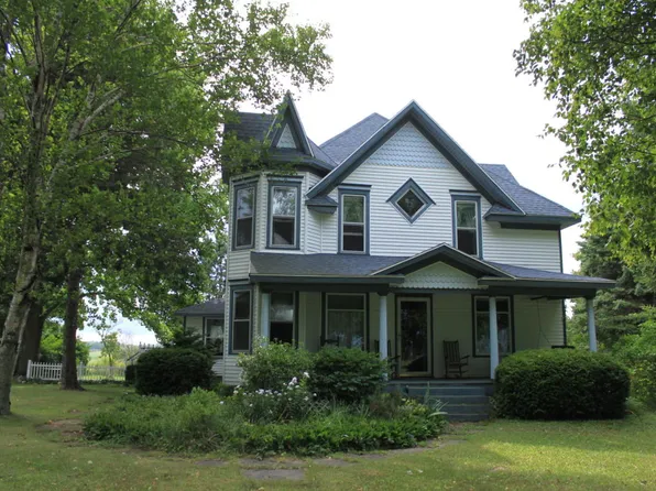 8957 Chase Rd, Montague, MI 49437