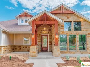 172 Hondo Rdg, La Vernia, TX 78121