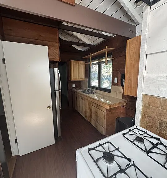 825 N Beverly Glen Blvd — Photo 11
