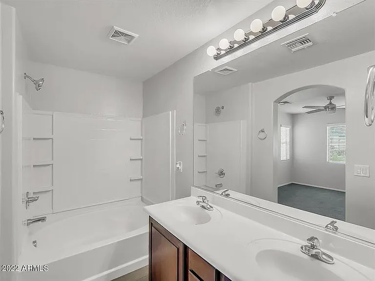 4728 E Laurel Ave — Photo 15