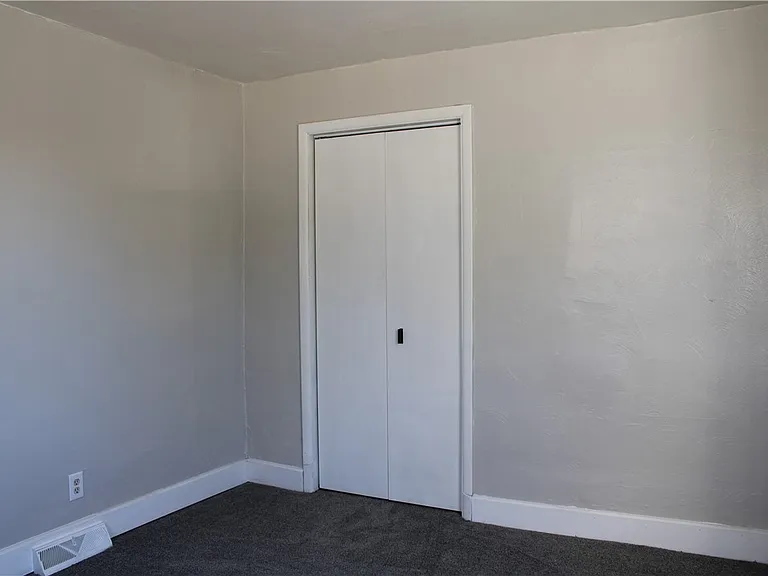 2821 Bertha St — Photo 7