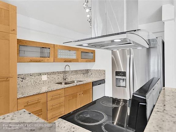 4th image of 2186 NE 56th St APT 209