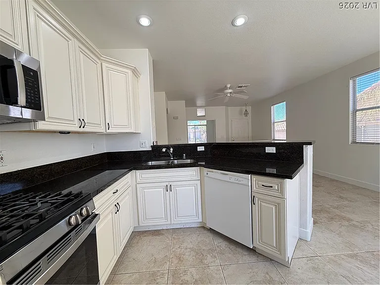 10677 Windrose Point Ave — Photo 7
