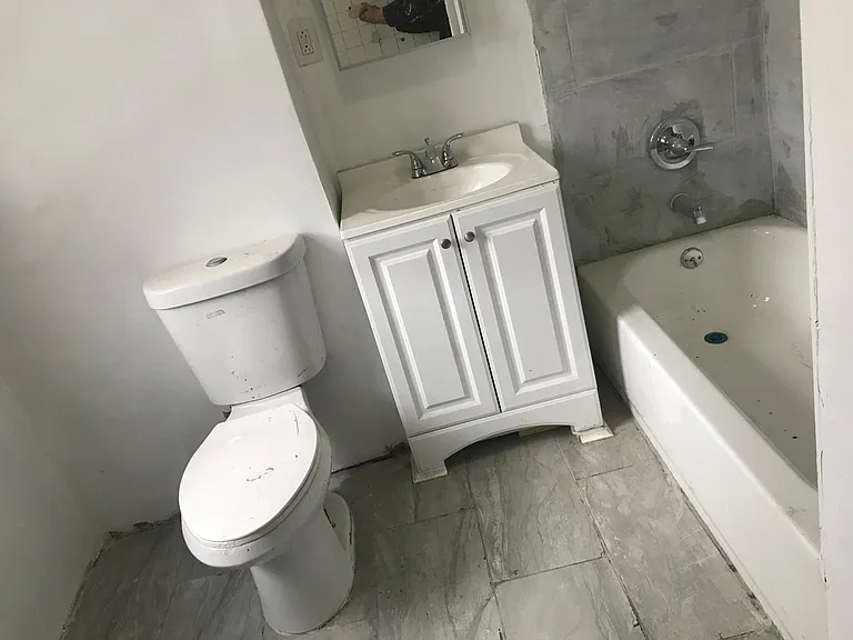 20 Duncan Ave — Photo 7