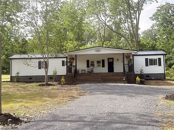 2nd image of 6 Maclaren Dr