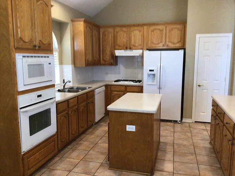 7508 Creek Meadow Dr — Photo 2