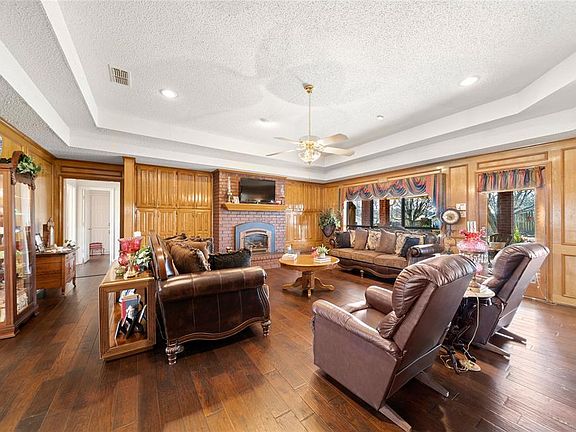 4th image of 332 County Road 3207