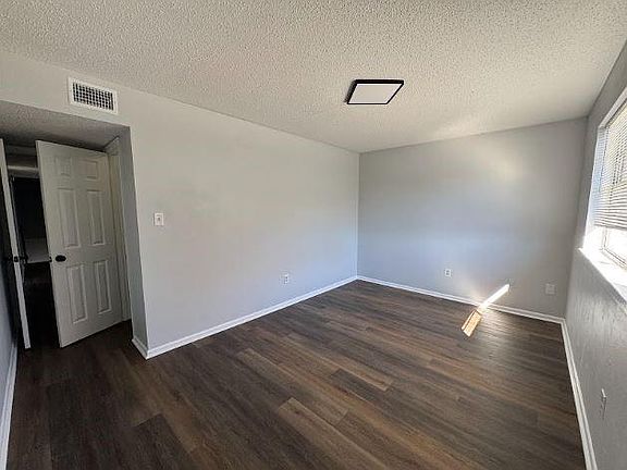 4th image of 2511 Caswell Ln