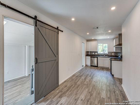 3rd image of 334 ALSUP ST