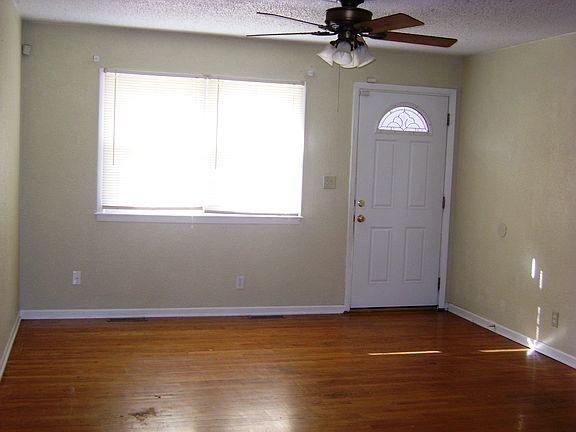 2nd image of 3405 S Claremont Ave