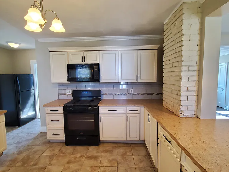 17 Chestnut St — Photo 4