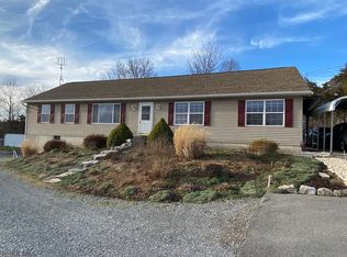 5295 Rockdale Rd, Greencastle, PA 17225