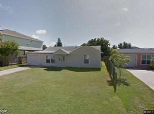 1808 Bayou Shore Dr, Galveston, TX 77551