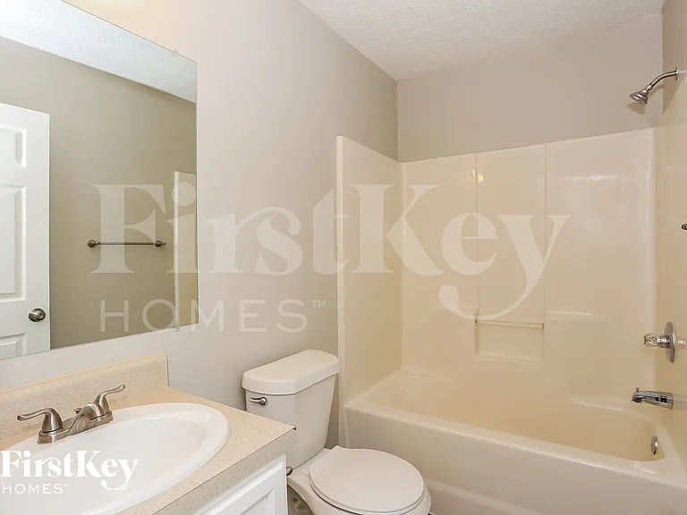 1241 Clock St — Photo 12