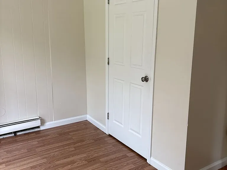 332 Stewart St — Photo 7