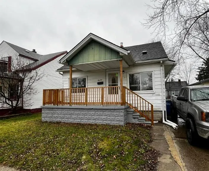 8647 Chalmers Ave — Photo 1