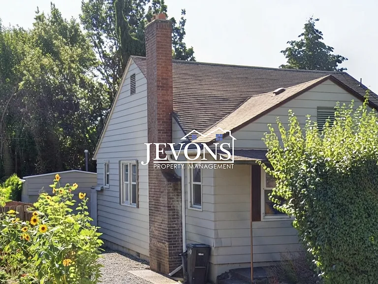 707 S 18th Ave — Photo 2