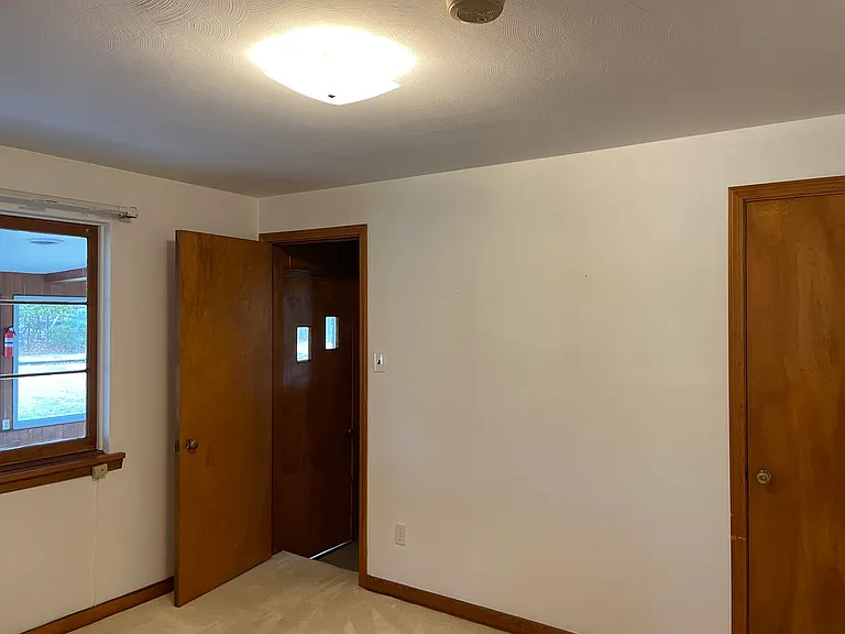 8250 Fox Ridge Rd — Photo 15