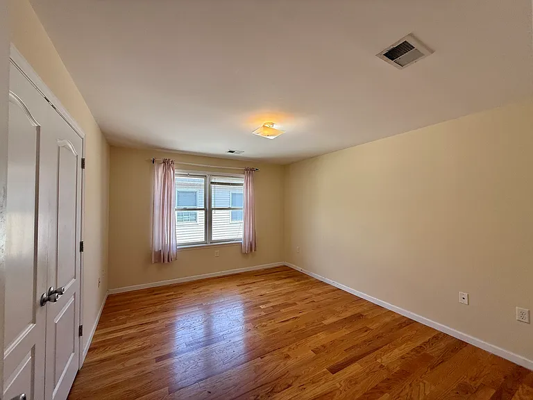 77 Forest St #2F — Photo 11