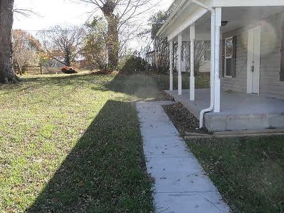 3rd image of 6851 Roope Ln
