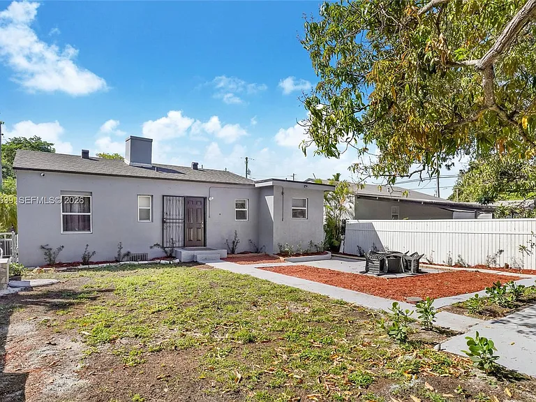 1283 NW 45th St — Photo 12