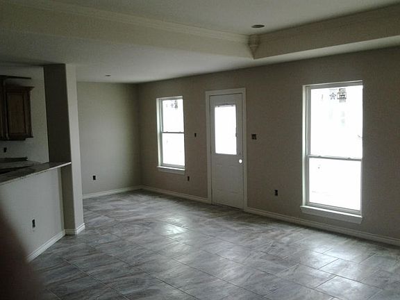 3rd image of 1106 Sanbar Ln