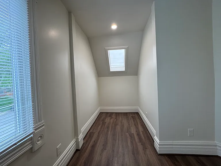 1260 E Emerson Ave #1 — Photo 10