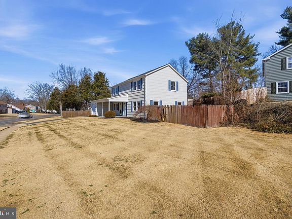 3rd image of 2801 Stonybrook Dr