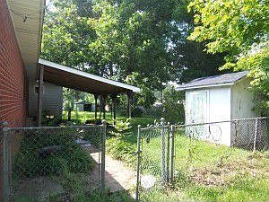 5th image of 800 Maxwell Dr