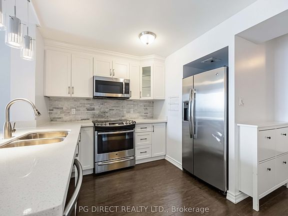 5th image of 323 Richmond St E #807