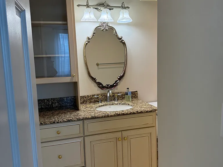 400 E Colonial Dr #603 — Photo 17
