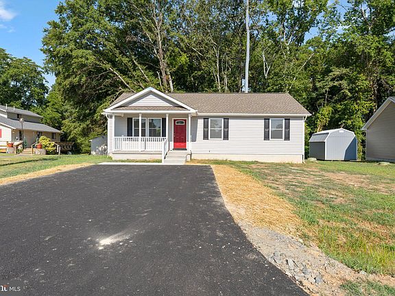 416 Glebe Harbor Dr, Montross, VA 22520 | MLS #VAWE2005916 | Zillow