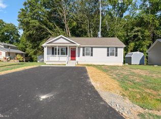 339 N Glebe Rd, Montross, VA 22520