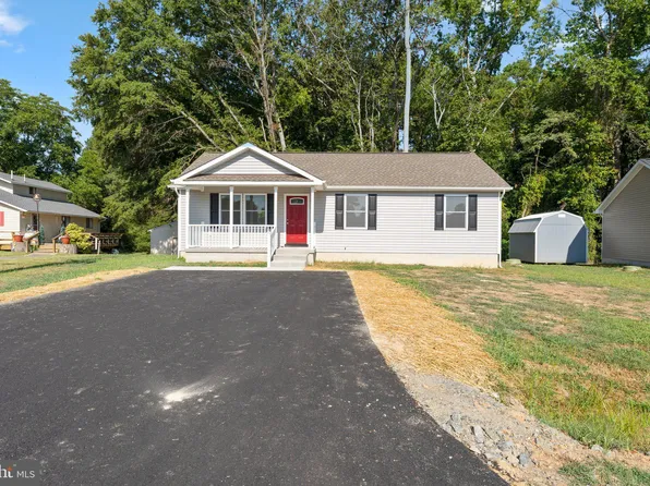 339 N Glebe Rd, Montross, VA 22520