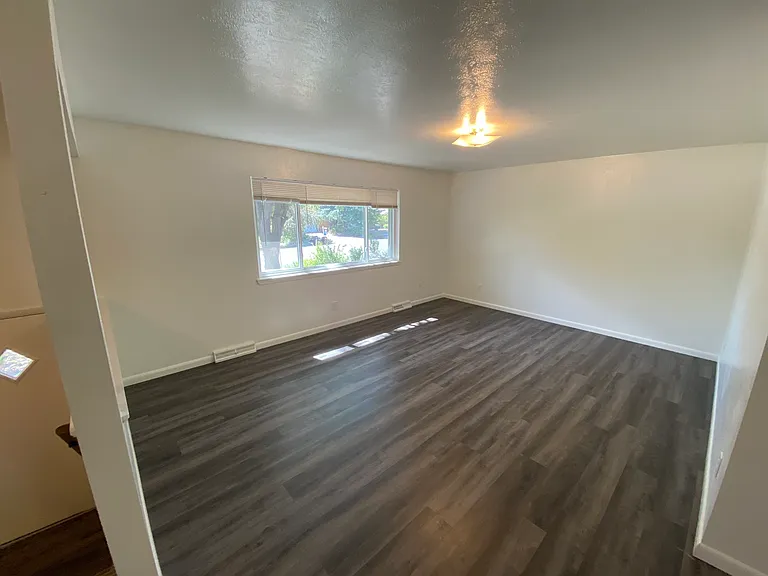 1475 Chambers Dr — Photo 20