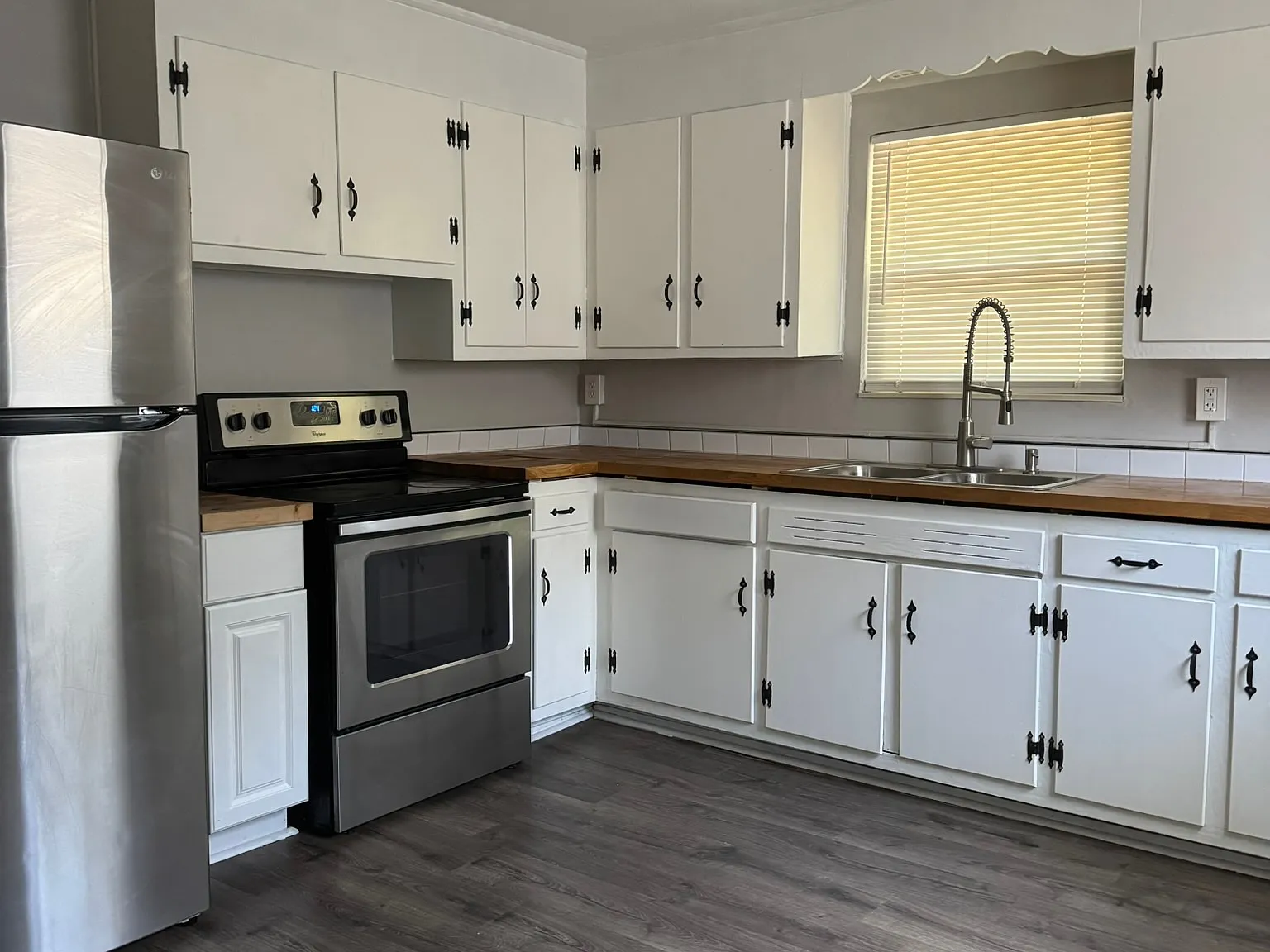 3 bed, 864 sqft, $1,795 — Photo 2