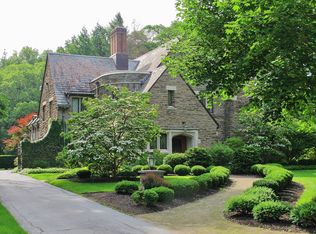 151 Ambassador Dr, Rochester, NY 14610