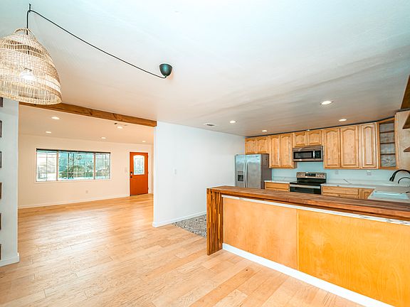 5th image of 2814 Phelps Ave