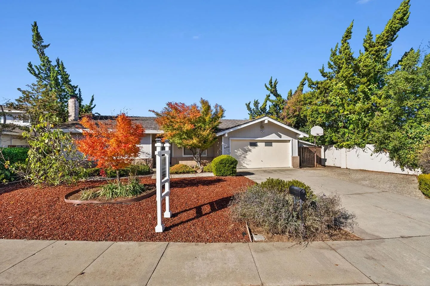 22400 Janice Ave photo 1
