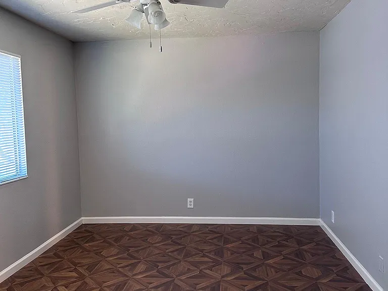 1051 Mohr Ln #D — Photo 11