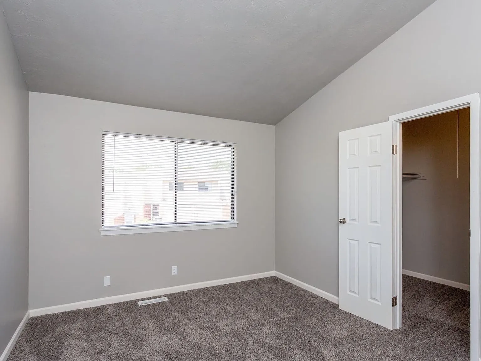 Reserve at the Knolls — Photo 4