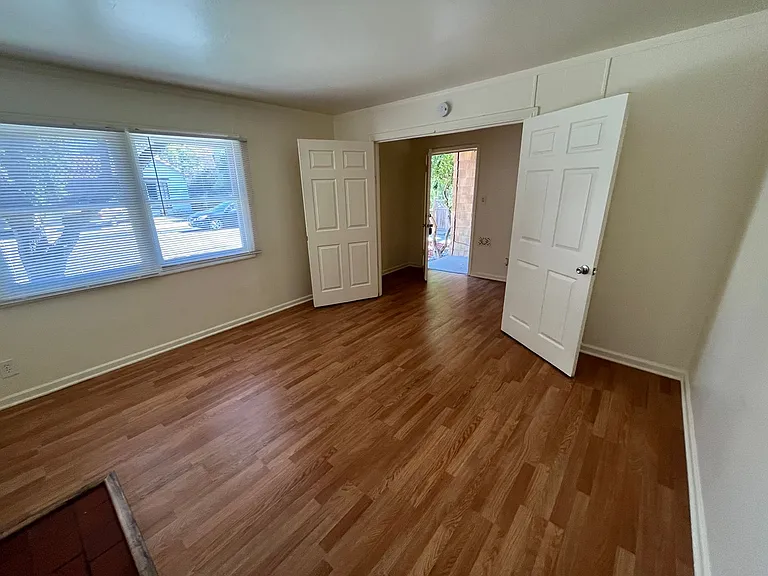 521 Hilmar St — Photo 6