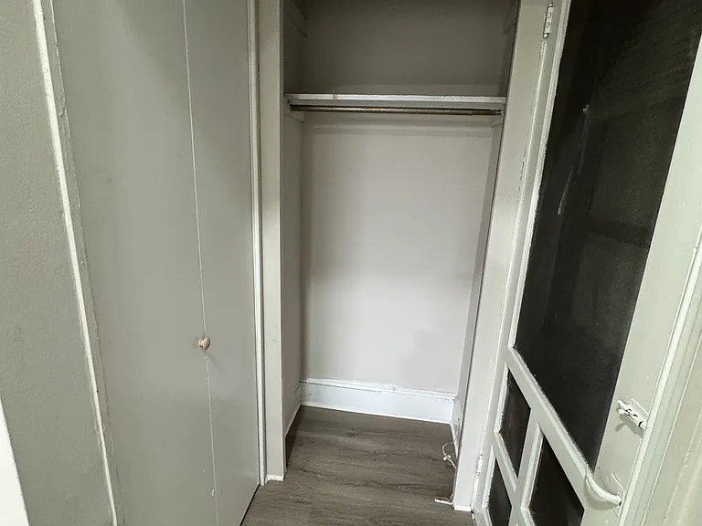 527 W Orange St #8 — Photo 4