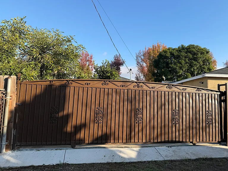 436 Roosevelt Ave — Photo 1
