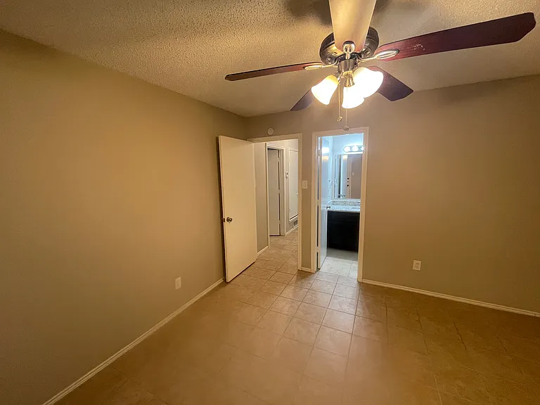 104 Oakwood Ln — Photo 16