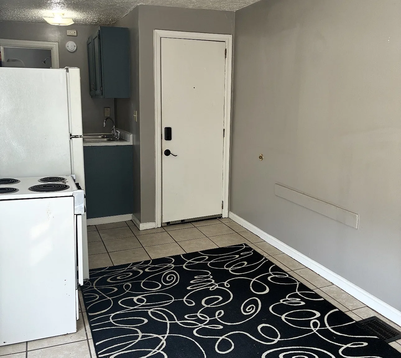 Studio, 500 sqft, $750 — Photo 3