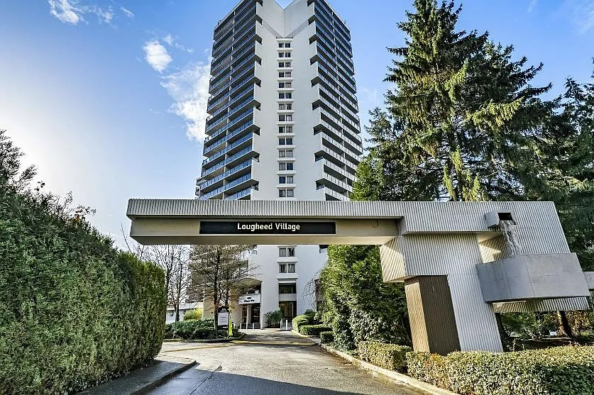 1 bed, 784 sqft, $2,012 — Photo 2