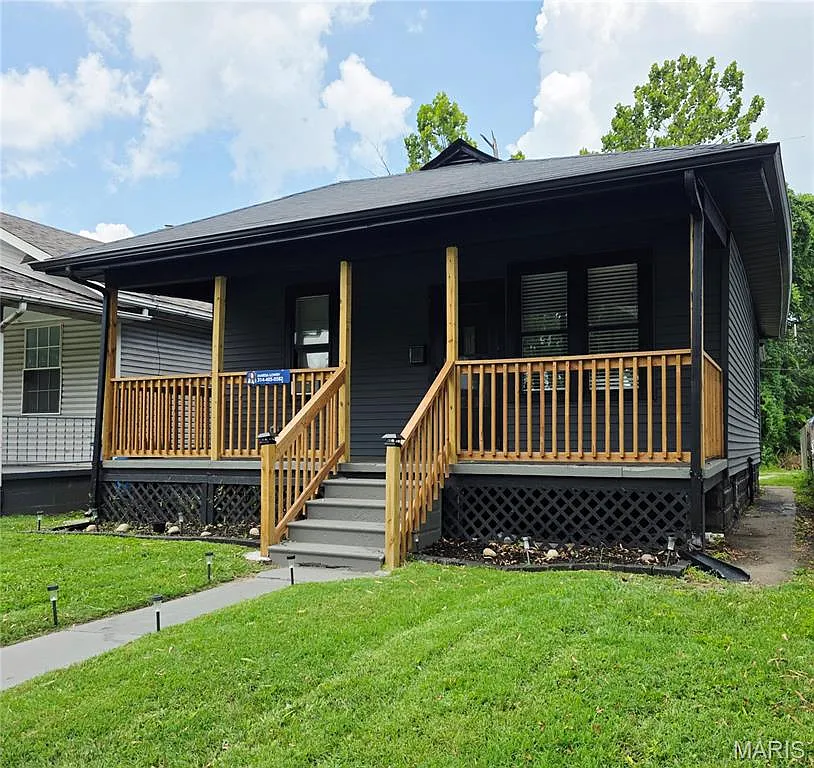 2339 Lincoln Ave photo 1