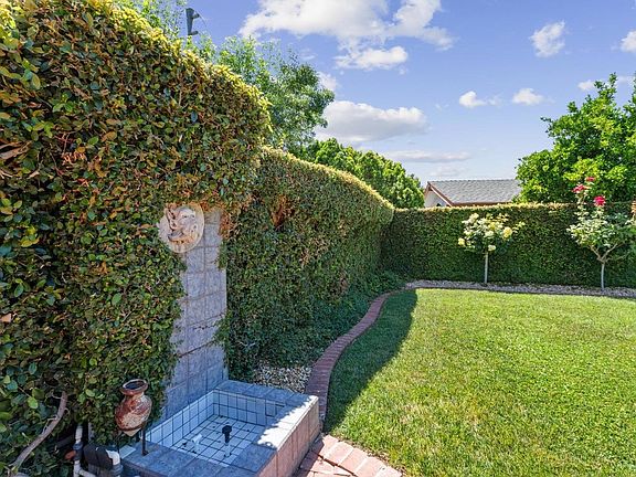 4th image of 635 El Toro Way