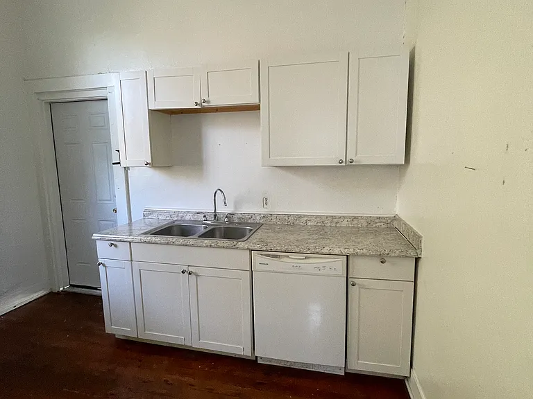 4229 Coliseum St — Photo 9